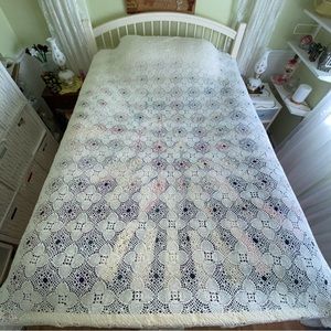 BEAUTIFUL VINTAGE - Hand Crocheted - GRANDMA BLANKET / COVERLET - 98 x 86” QUEEN